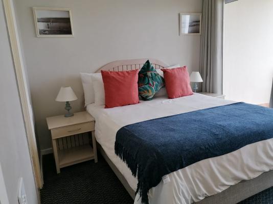 Cape Town Beachfront Apartments - Leisure Bay - 190216