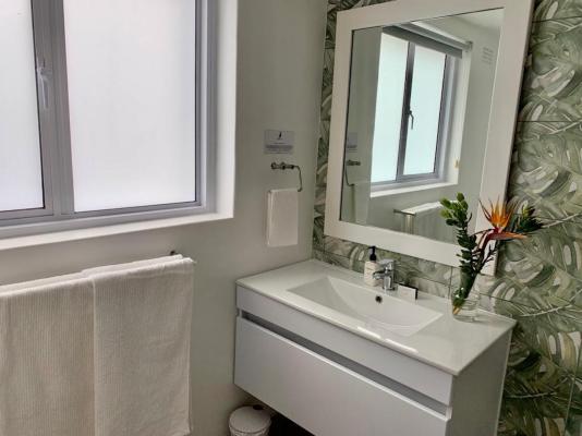 Room image 4