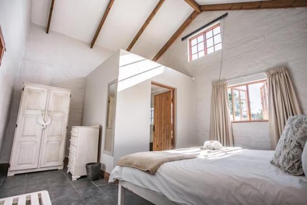 Room image 3