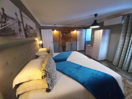 Room image 3