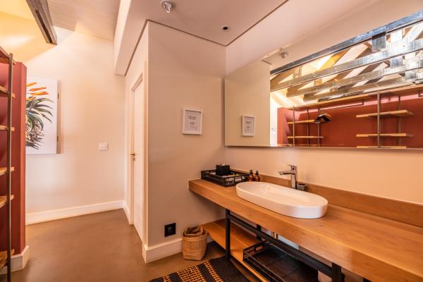 Room image 2