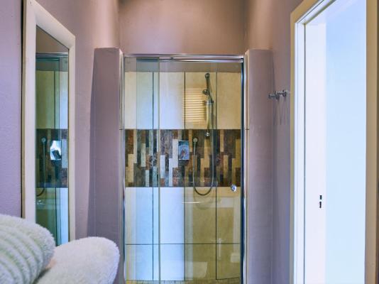 Room image 3