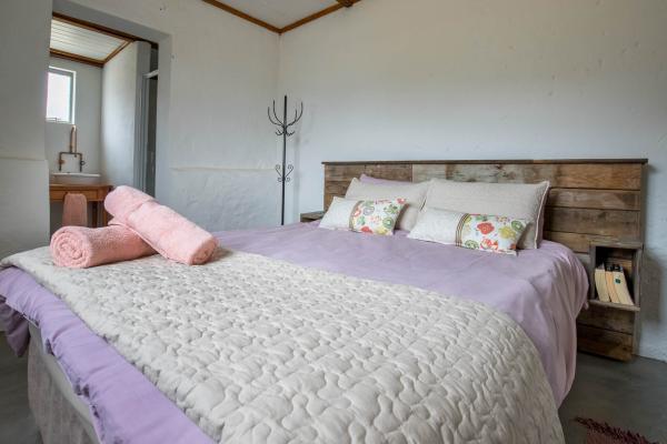 Nektarien Bedroom 1