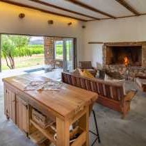 Nektarien kitchen and sitting area with view to outside