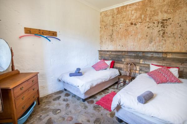 Plum bedroom 2