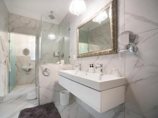 Room image 2
