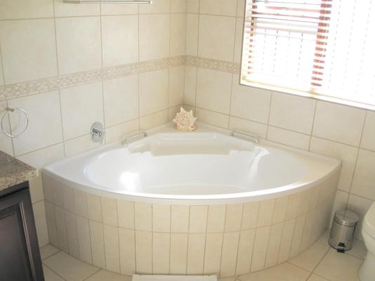 Room image 1