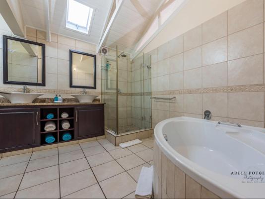 Room image 5