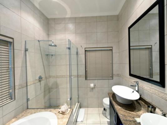 Room image 3