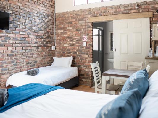 Room image 4