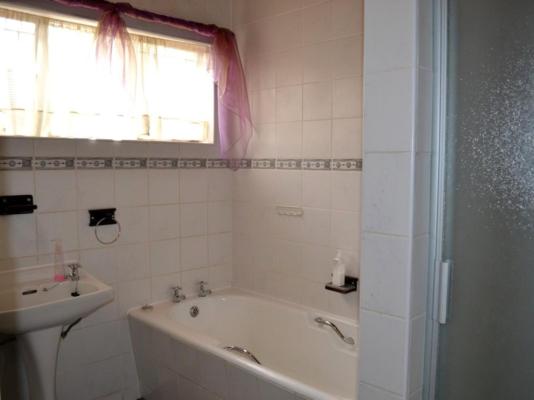 Room image 6