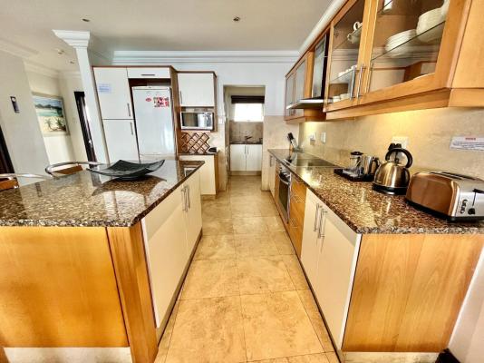 Sands Beach Breaks Manor On Main Beach Ballito - 205069