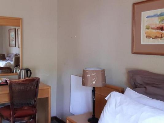 Room image 3
