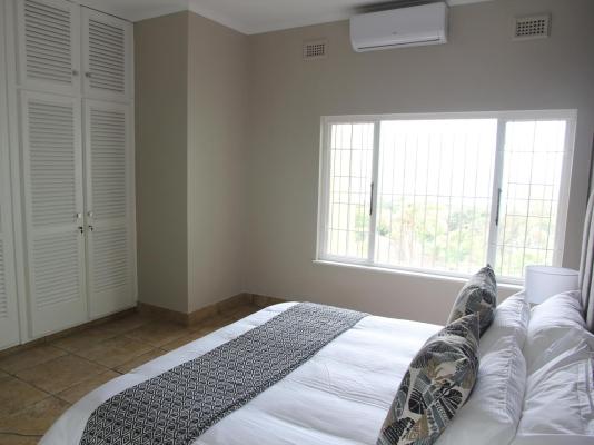Room image 4