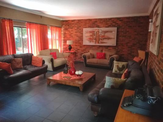 24 On Vrey Boutique Hotel - 207011