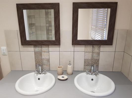 Mayfair Farm Cottages - 207945