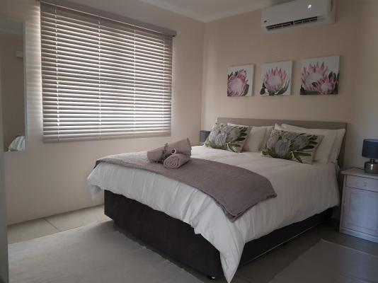 Mayfair Farm Cottages - 207947