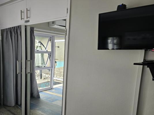 Room image 3