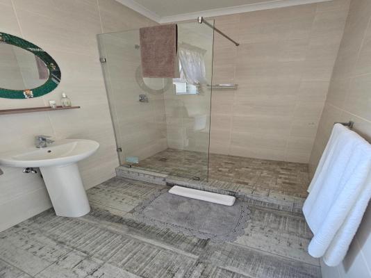 Room image 52