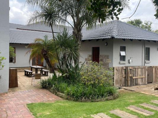 Footprints Lodge - 208391