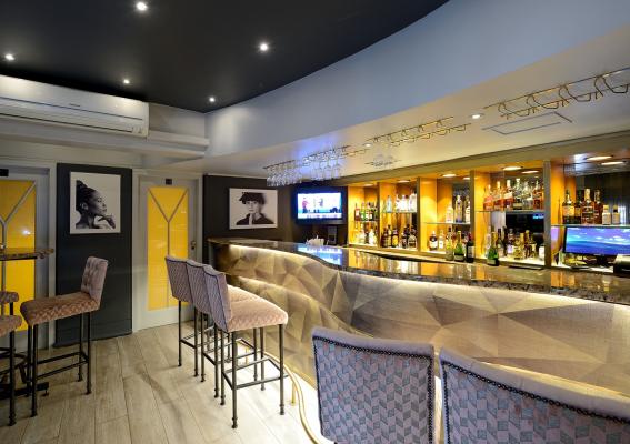 The Peninsula All-Suite Hotel - 209564