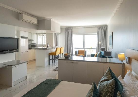 The Peninsula All-Suite Hotel - 209630