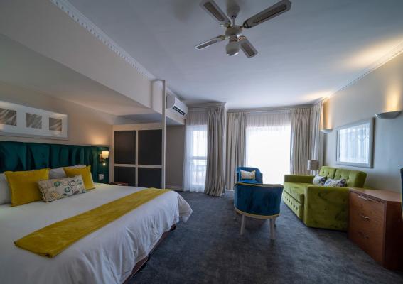 The Peninsula All-Suite Hotel - 209636