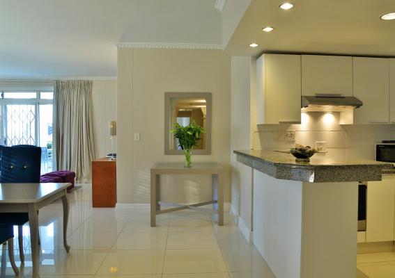 The Peninsula All-Suite Hotel - 209690