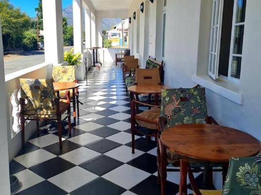 Karoo Art Hotel - 210690