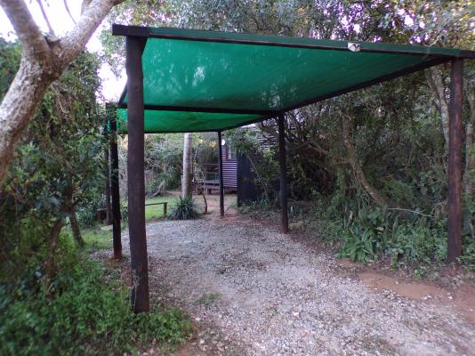 Loerie Cottage Carport