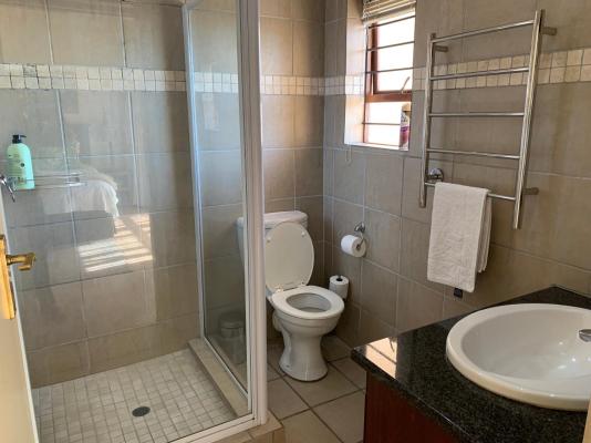 Room image 2