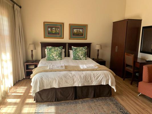 Room image 4