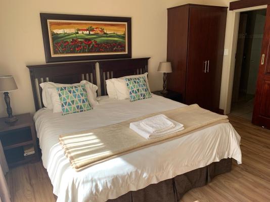 Room image 4