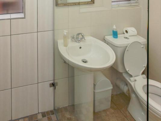 Room image 1