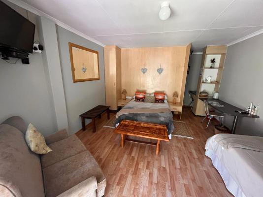 Room image 1
