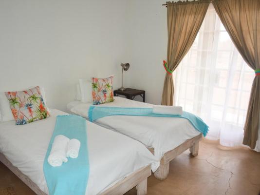 Room image 3