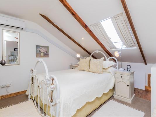 Room image 3