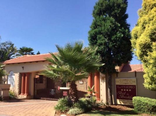 Le Cozmo Guesthouse - 213548