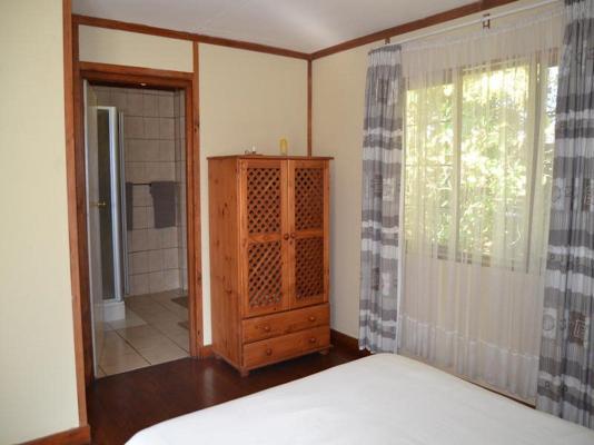 Room image 3