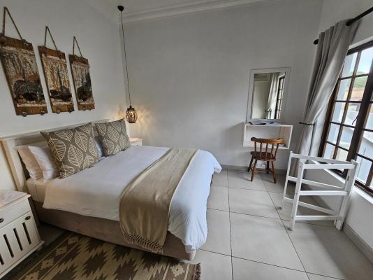 Room image 3