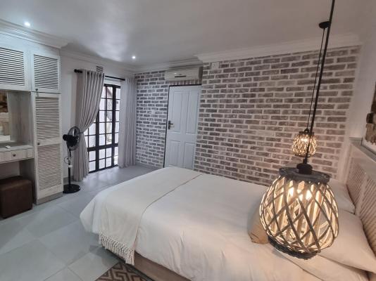 Room image 8