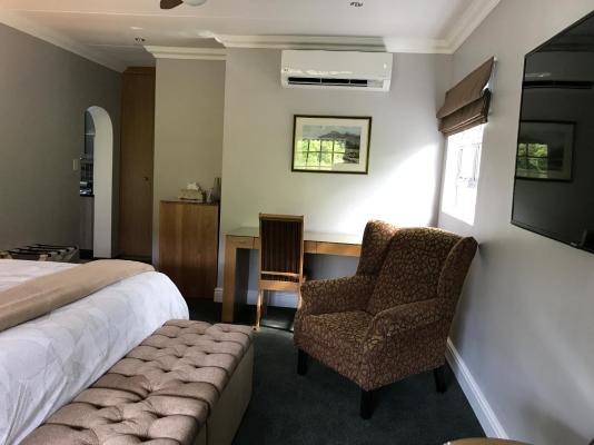 Room image 4