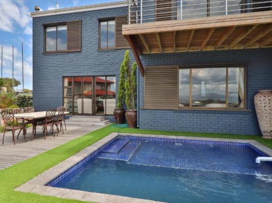 The Whale's Tale Guesthouse - 215924