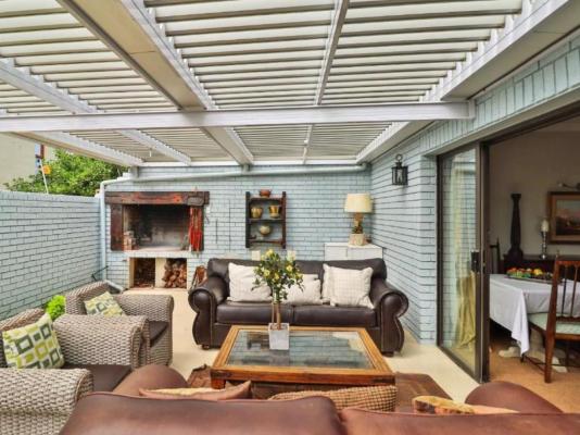 The Whale's Tale Guesthouse - 215930