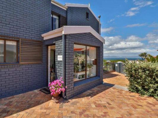 The Whale's Tale Guesthouse - 215936