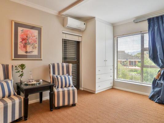 The Whale's Tale Guesthouse - 215939