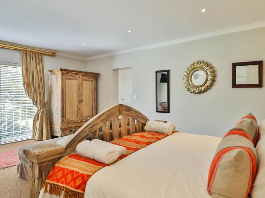 The Whale's Tale Guesthouse - 215942