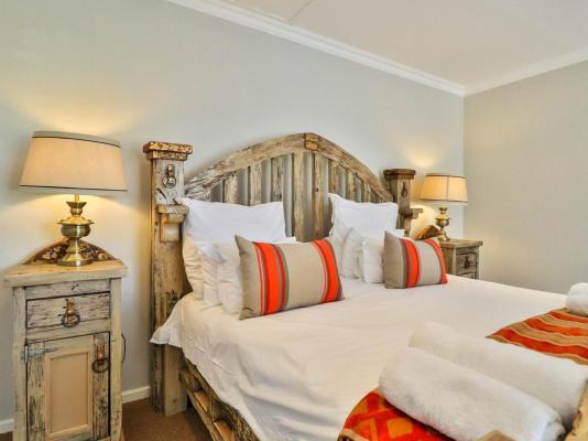 The Whale's Tale Guesthouse - 215945