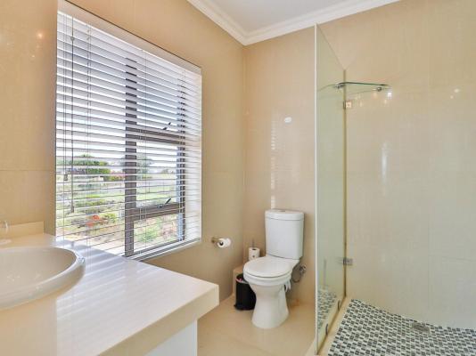 The Whale's Tale Guesthouse - 215949