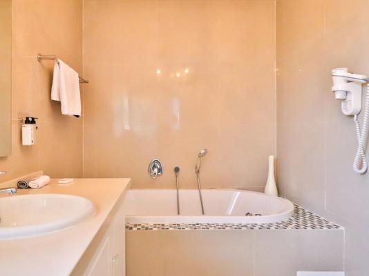 The Whale's Tale Guesthouse - 215956